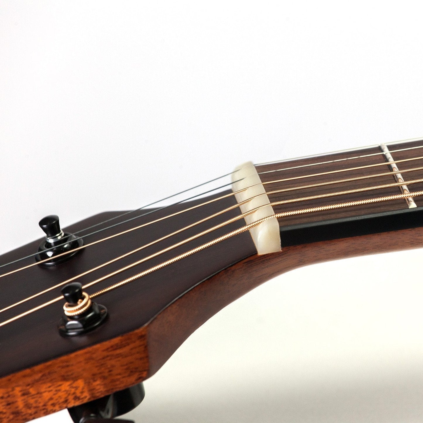 Timberidge 'Messenger Series' Mahogany Solid Top Acoustic-Electric Dreadnought Cutaway Guitar (Natural Satin)